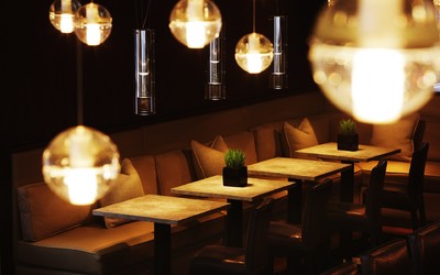 lights-bar-restaurant-light-candle-lighting-tables-chairs-cafe-creative-comfort-sofas-694058_400